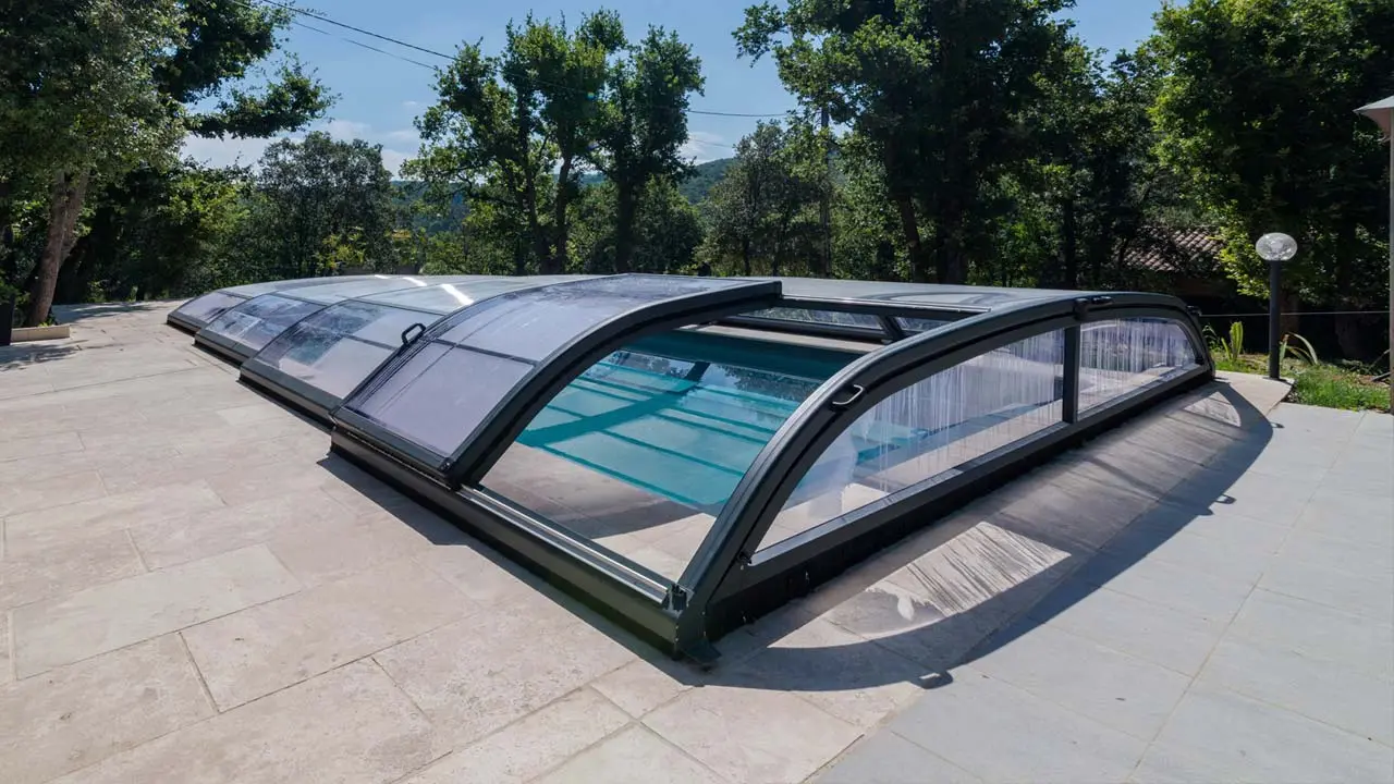 Poolüberdachung ohne Schiene